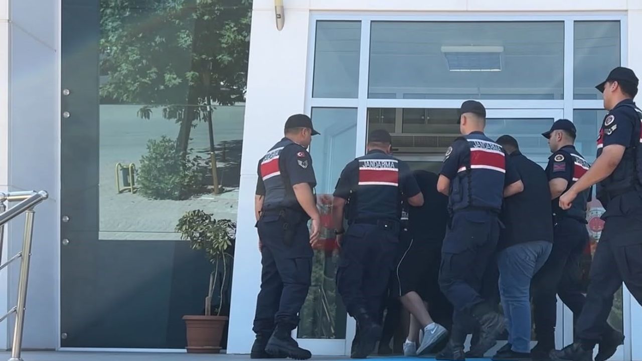 Jandarma 48 saatte Bucak'ta dolandırılan 1 milyon liralık altını buldu