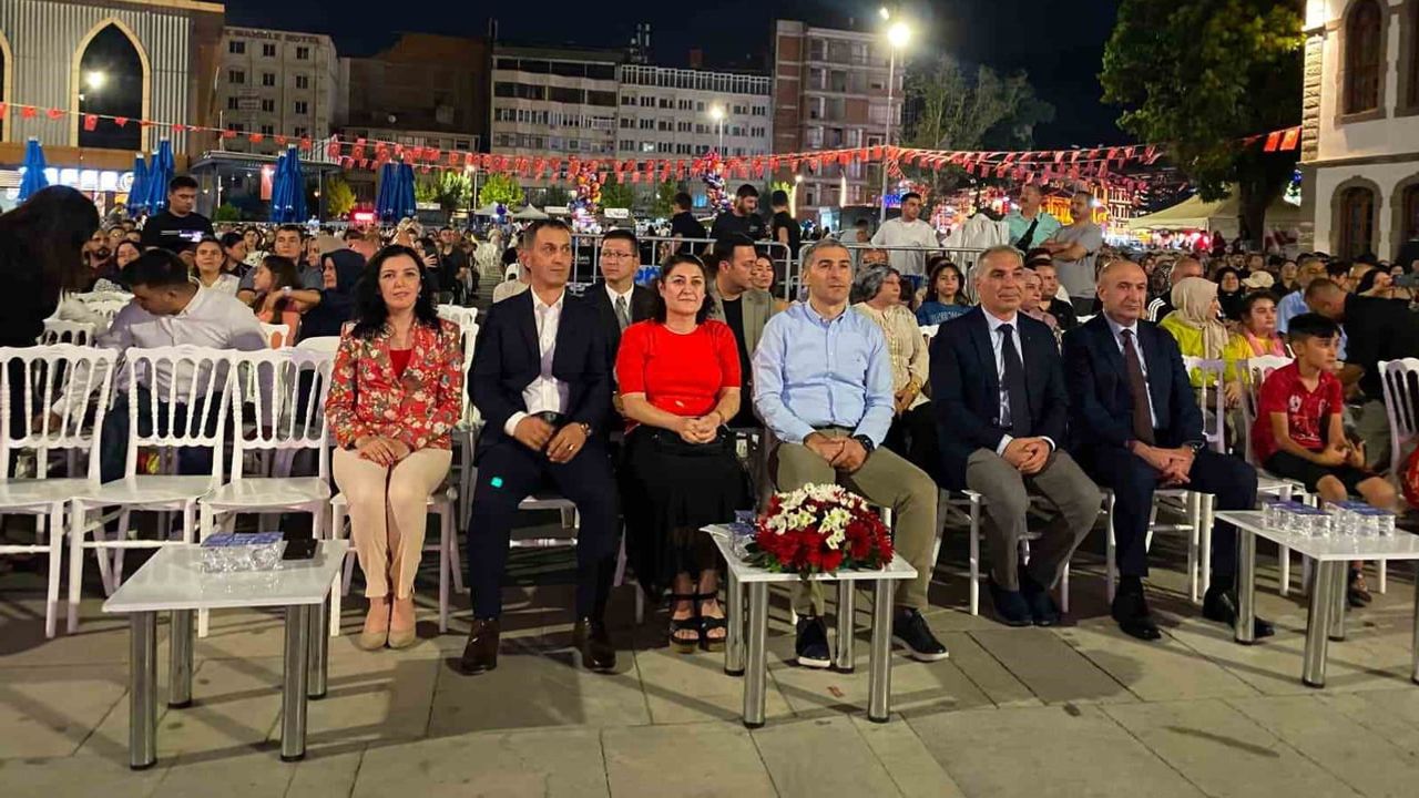 Jandarma bandosu Afyonkarahisar'da Büyük Taarruz Zafer Haftası'nı müzikle yaşattı
