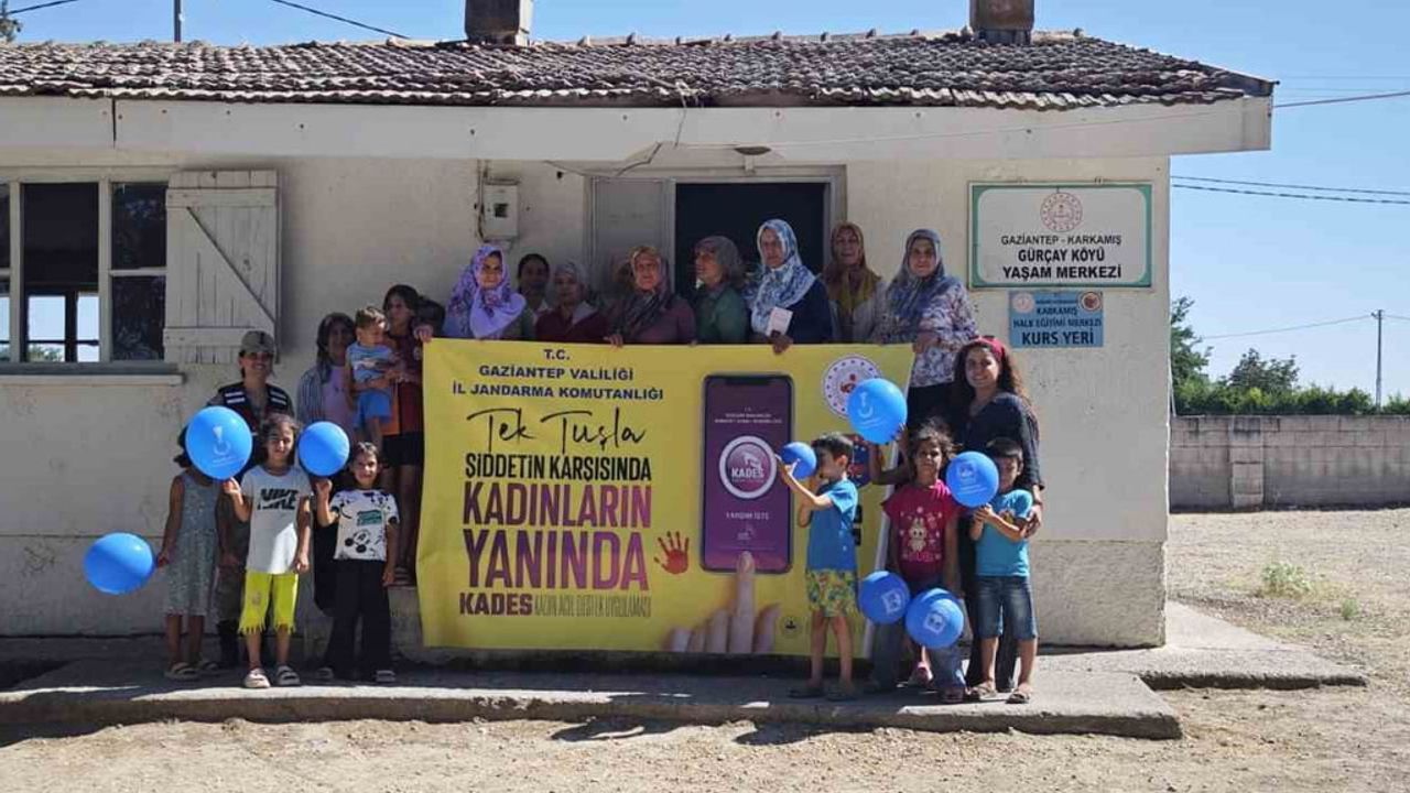 Jandarma halk eğitim merkezinde KADES ile acil desteği tanıttı