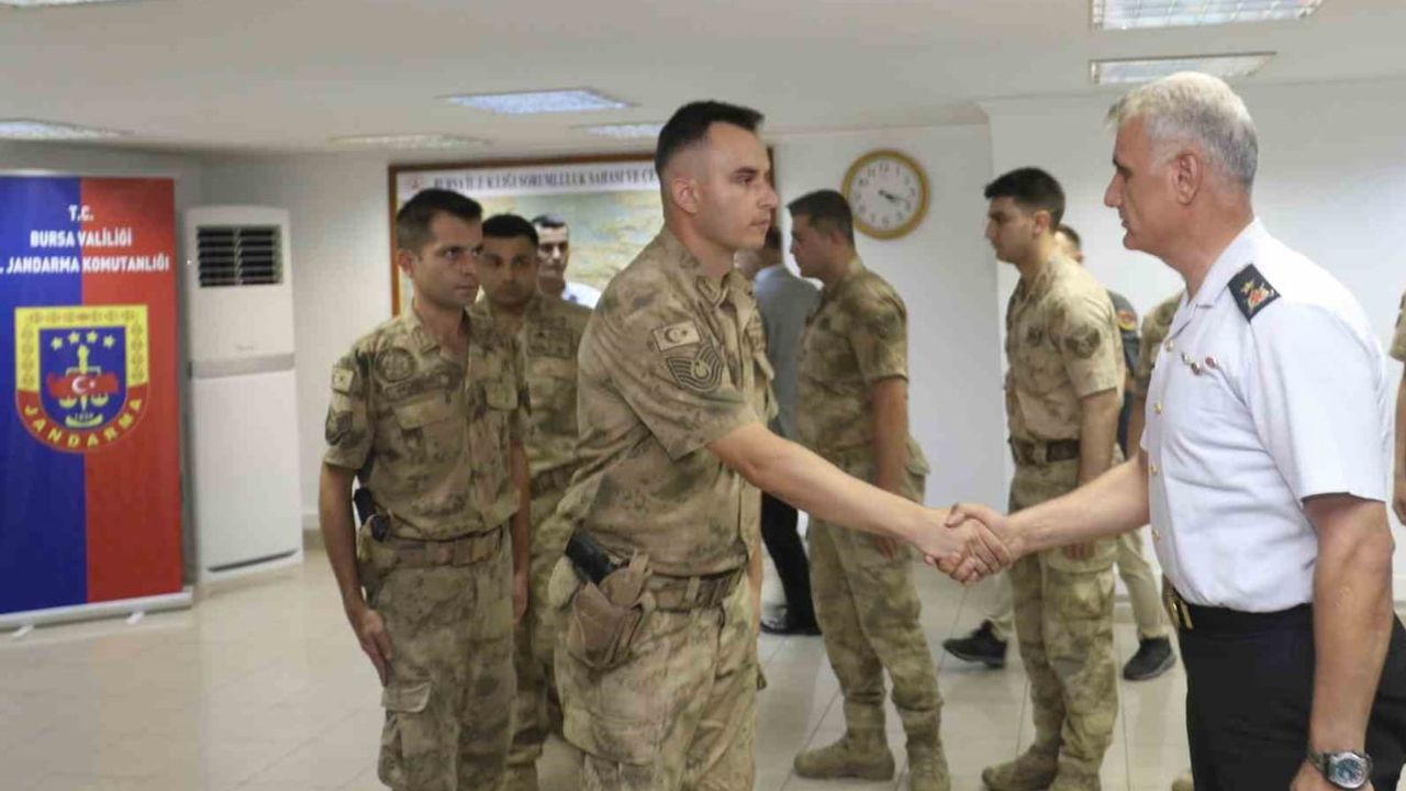 Jandarma personeline yeni rütbeleri takdim edildi