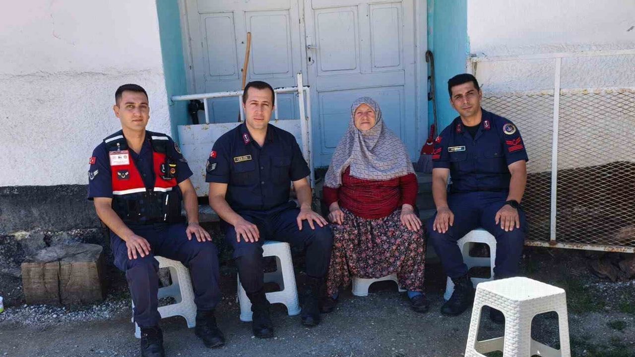 Jandarmadan Günyarık'ta şehit ailesine vefa ziyareti