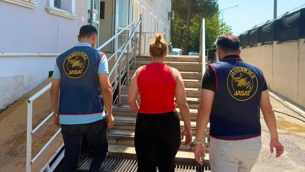 Jandarmanın istihbaratı sonuç verdi: Batman'da 15 yıl hükümlü kadın yakalandı