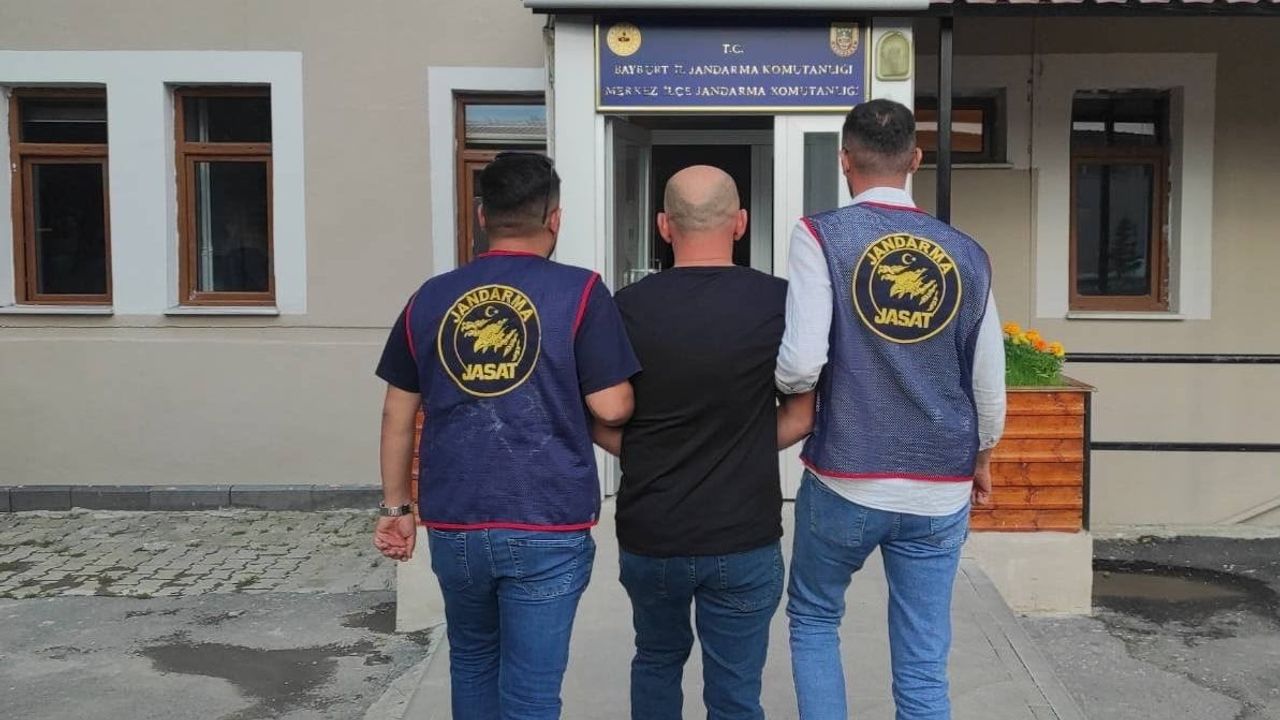 JASAT operasyonuyla Bayburt'ta 12 yıl 6 ay hapis cezası bulunan hükümlü yakalandı
