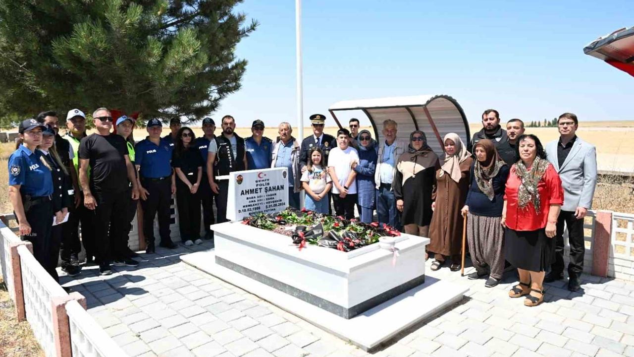 Kabri başında dualarla anıldı: polis memuru Ahmet Şahan'ın şehadetinin 2. yılı