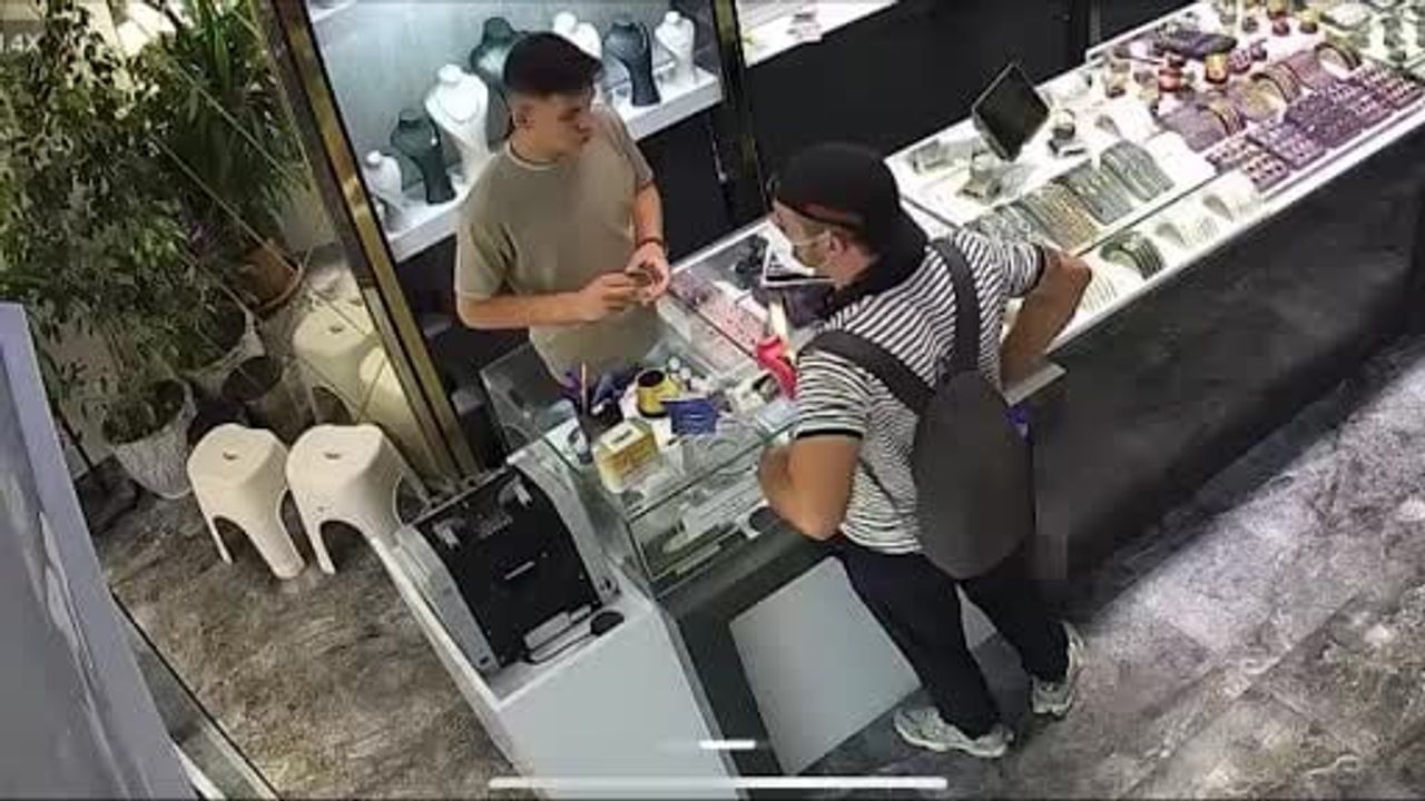 Kaçan hırsızı çırak arka mahallede yakaladı