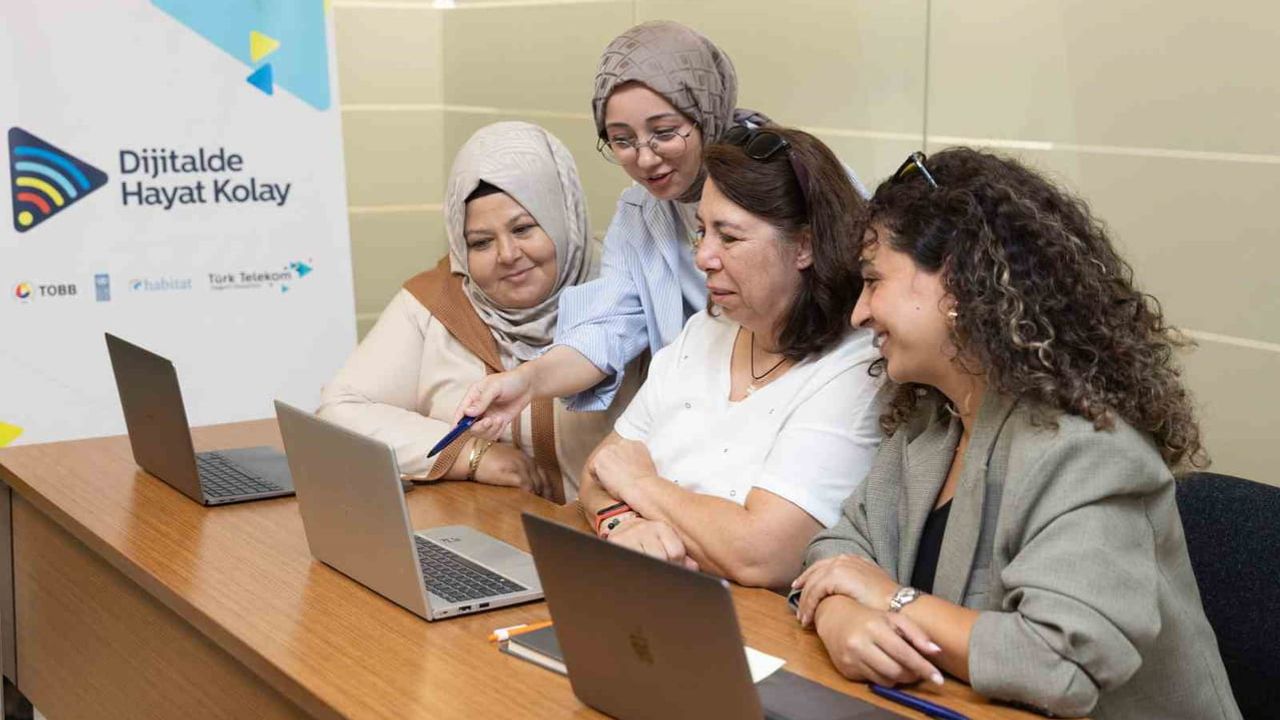 Kadın girişimcilere dijitalde yol gösteren mentörlük ve hibe dönemi başladı