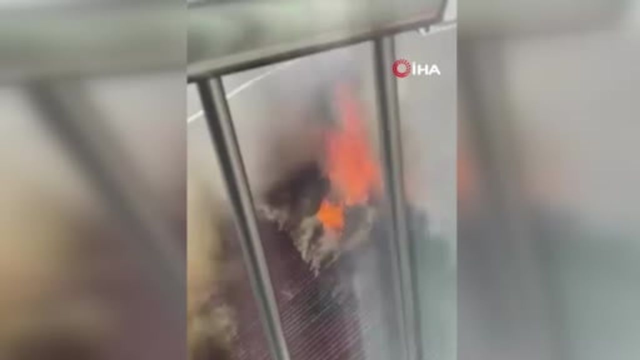 Kağıthane'de çatı katı yangını itfaiyenin müdahalesiyle kontrol altına alındı