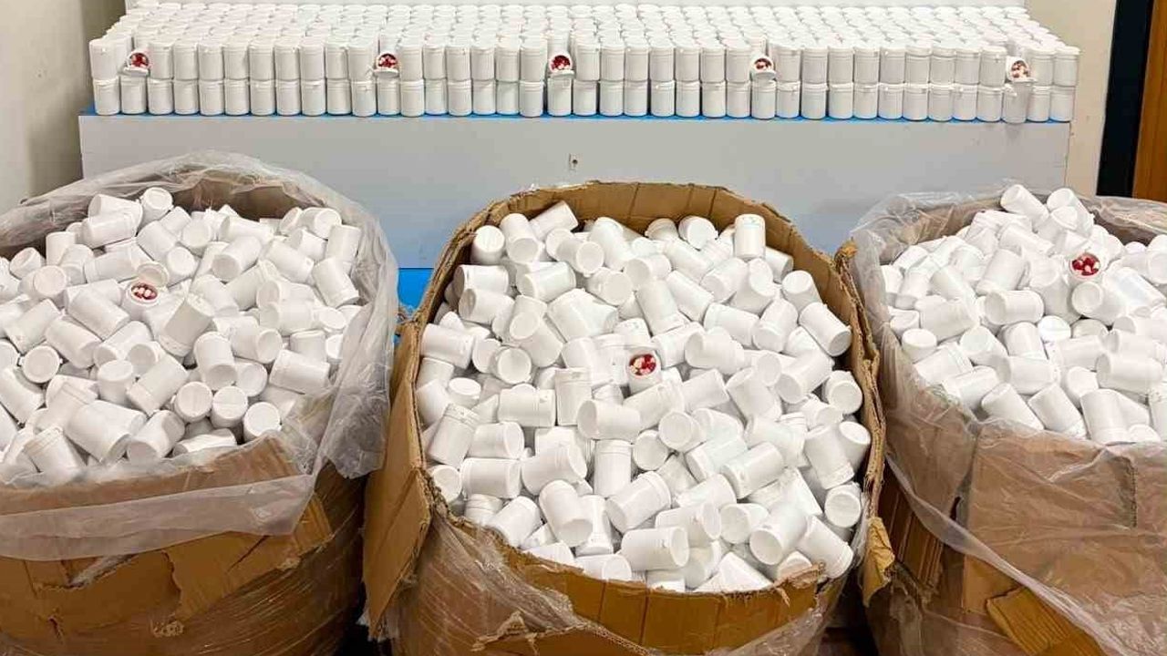 Kahramanmaraş'ta sevkiyat öncesi operasyon: 243 bin sentetik ecza ele geçirildi