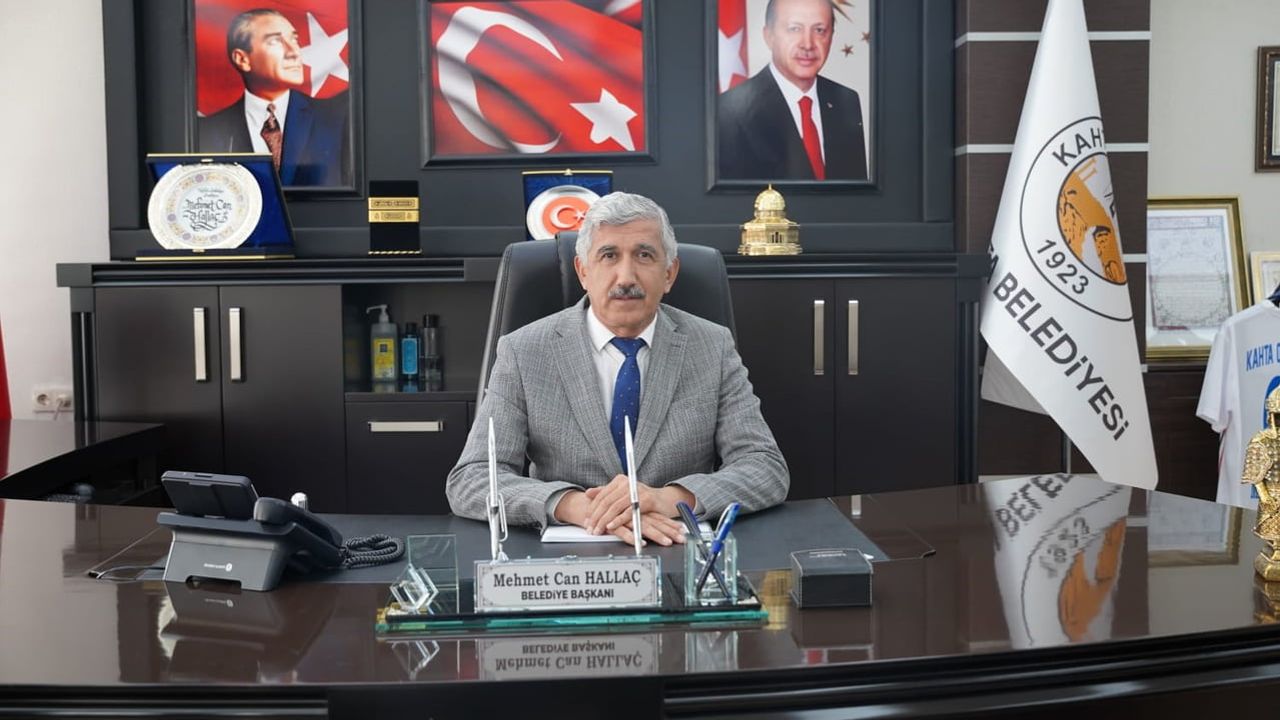 Kahta'da birlik vurgusu: Mehmet Can Hallaç'tan 30 Ağustos mesajı
