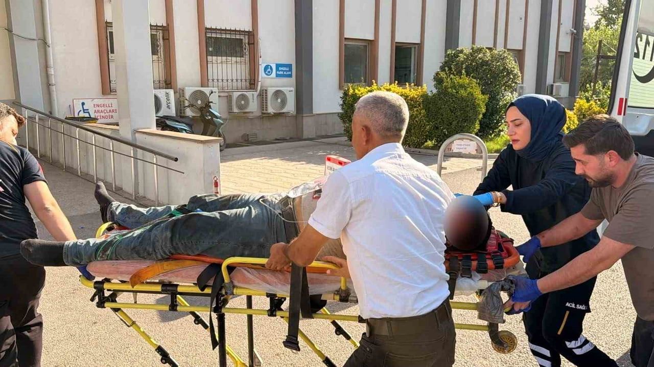 Kahta'da cadde üzerinde çarpışma: motosiklet sürücüsü ağır yaralandı