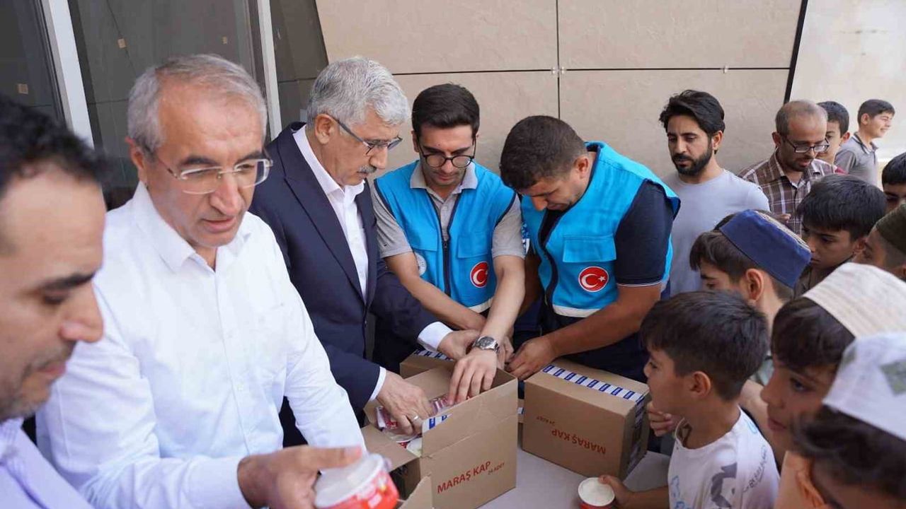 Kahta'da dondurma sürpriziyle minik gönüller ısındı: Hallaç çocuklarla buluştu