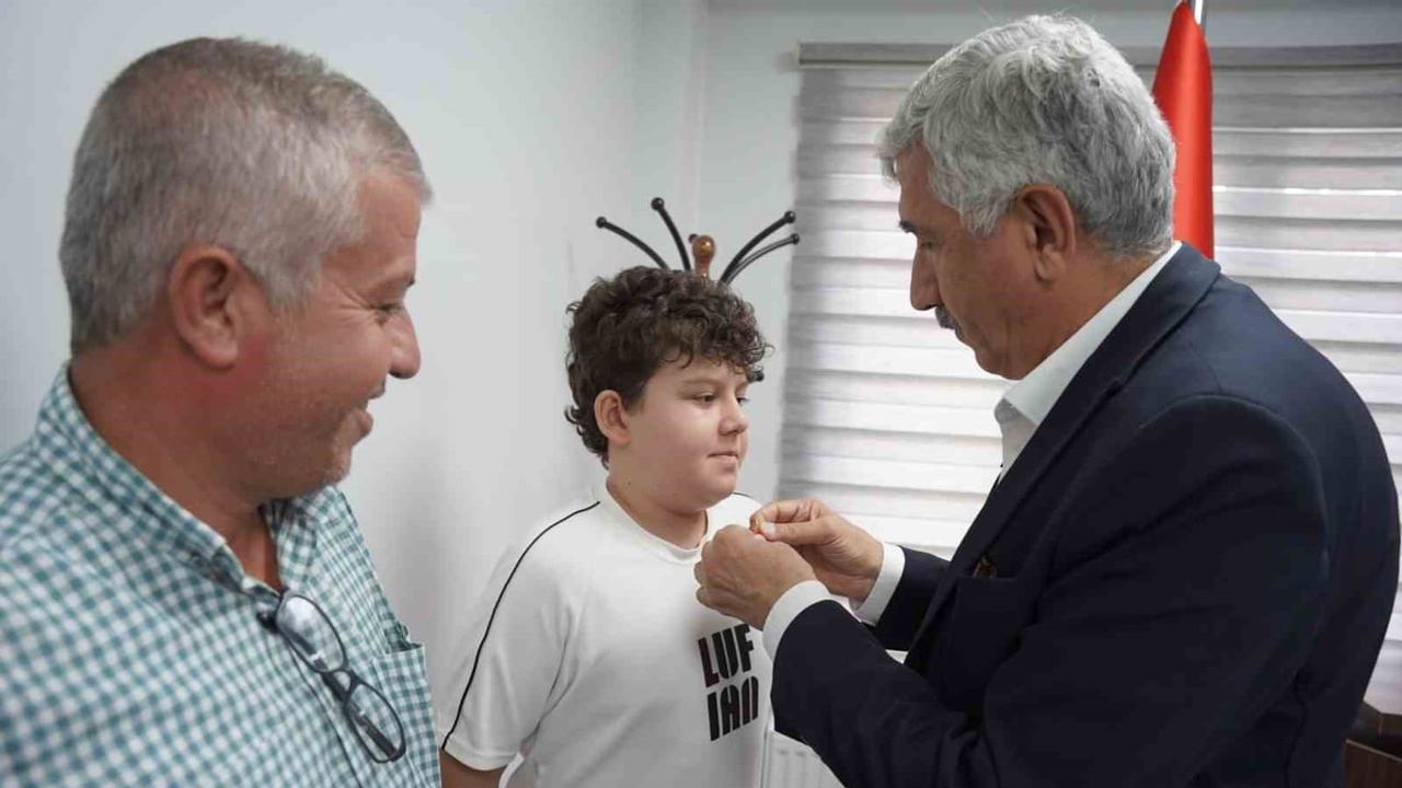 Kahta'dan çıkan başarı hikayeleri: öğrenciler halkın makamında ödüllendirildi