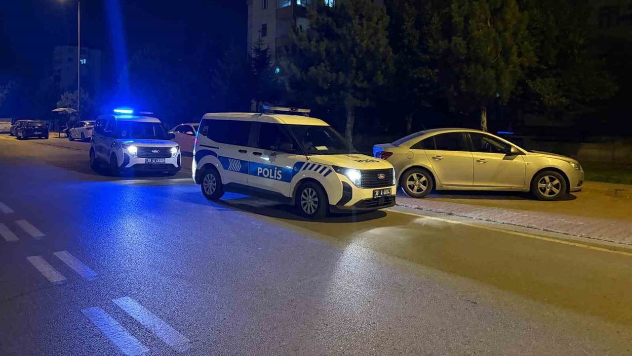 Kaldırım taşının hedefi: komşu kavgası ağır yaralanmayla sonuçlandı