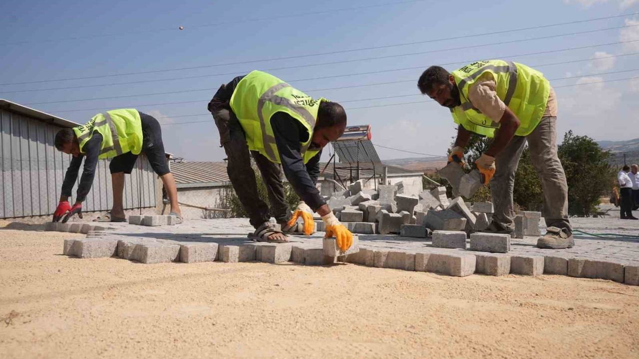 Kalıcı dokunuş: Yenişehir’de yollar 100 bin metrekare parke ile güçlendi