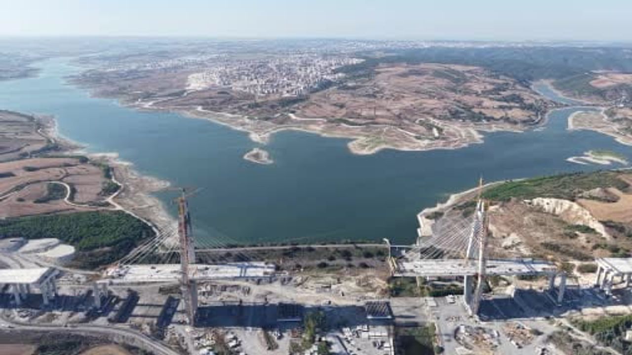 Kanal İstanbul'un ilk köprüsünde asılı devler: 250 tonluk tabliyeler milimetrik yerleşimle bağlanıyor