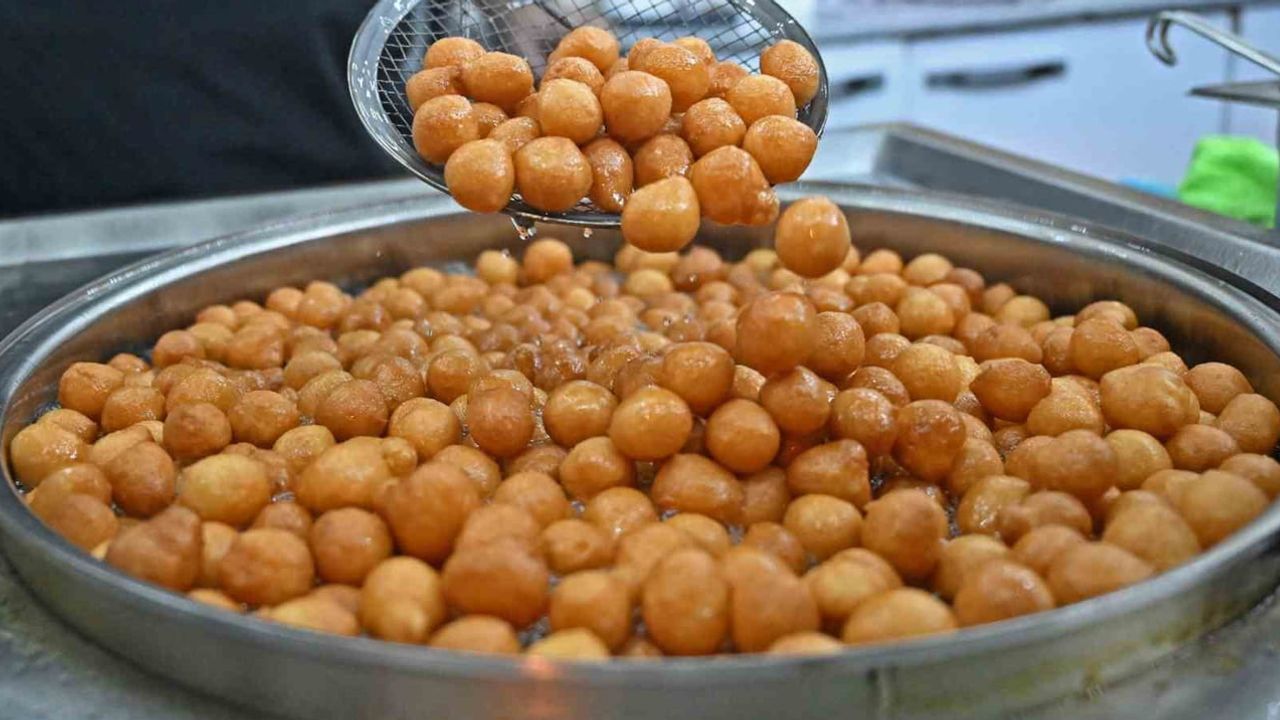 Kandil bereketi Antalya'nın 19 ilçesine lokma olarak ulaştı
