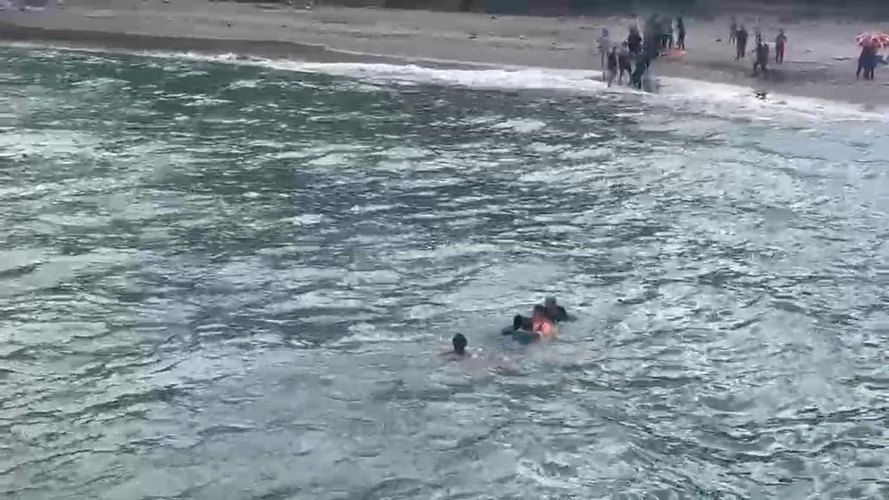 Kandıra'da yasaklı sularda tehlike: baba ve iki çocuğu kurtarıldı