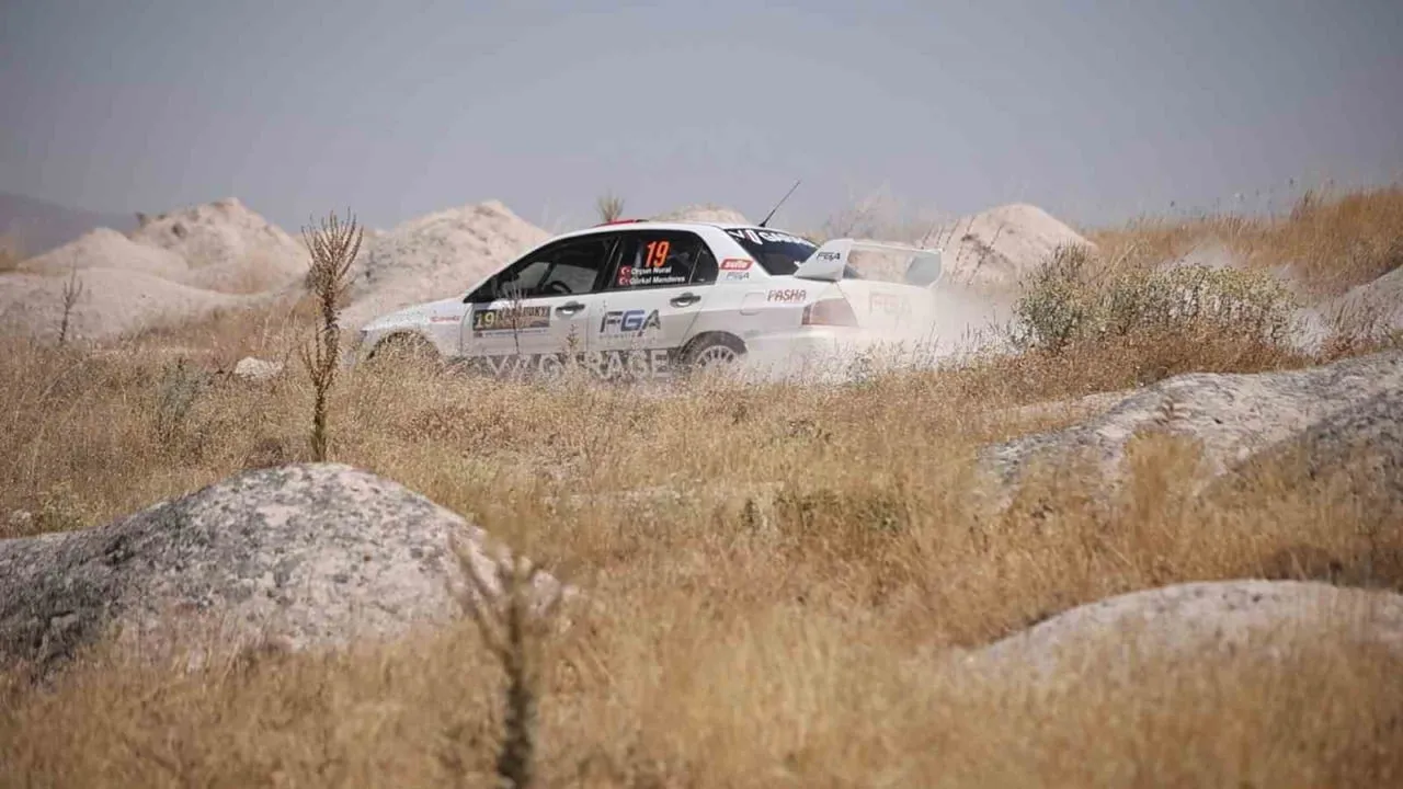 Kapadokya rallisinde Sarıhıdır etapları hız ve görsel şölen sundu