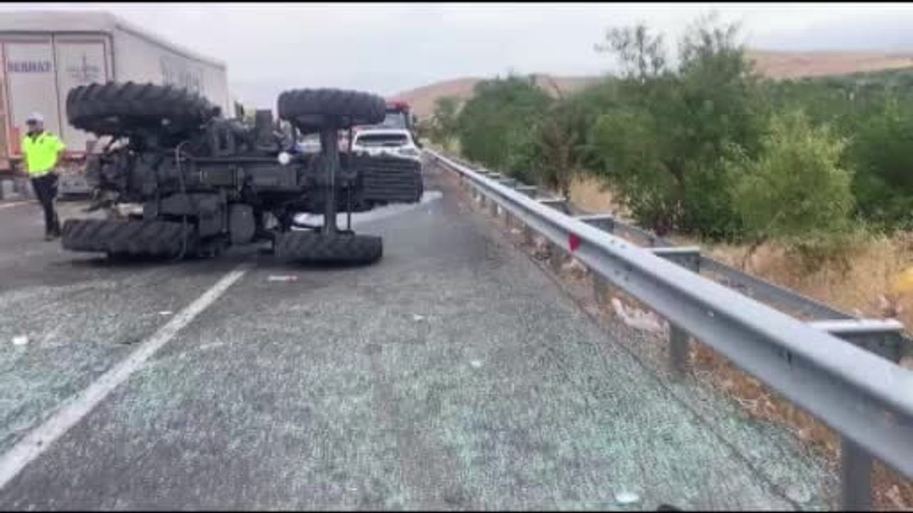 Kapıkaya'da traktör devrildi, bir kişi ağır yaralandı