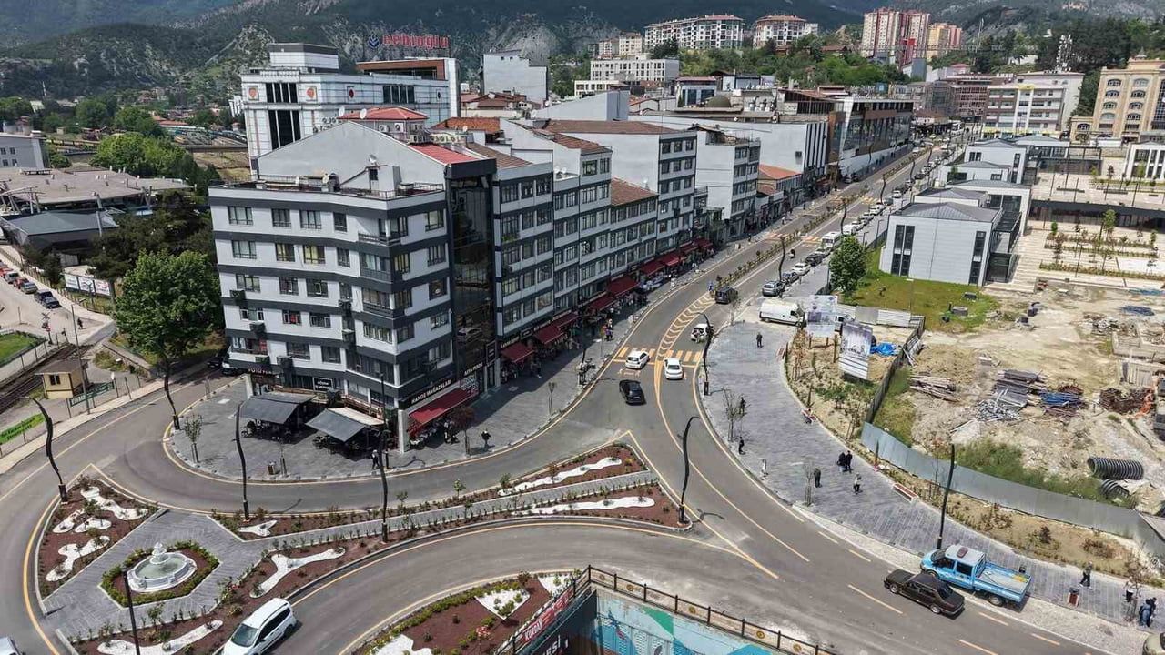 Karabük’te altyapı atağı: iki yılda yollar ve parklar baştan sona yenilendi