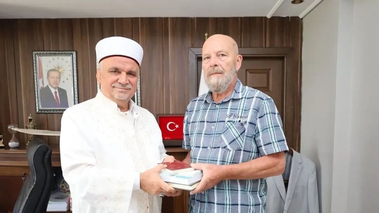 Karabük'te eşinin örneğiyle İslamiyet'i seçen Ralf Sohn 'Recep' adını aldı