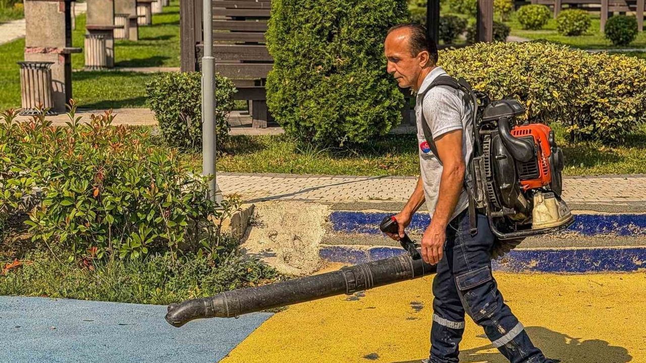 Karabük'te temizlik seferberliği: sokaklar ve konteynerler düzenli temizleniyor