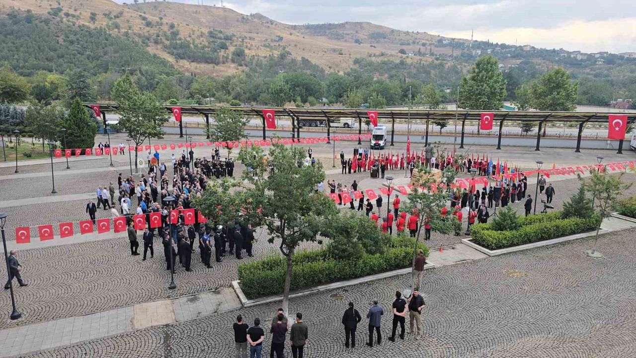 Karabük'te zafer ruhu komando gösterileriyle güçlendi