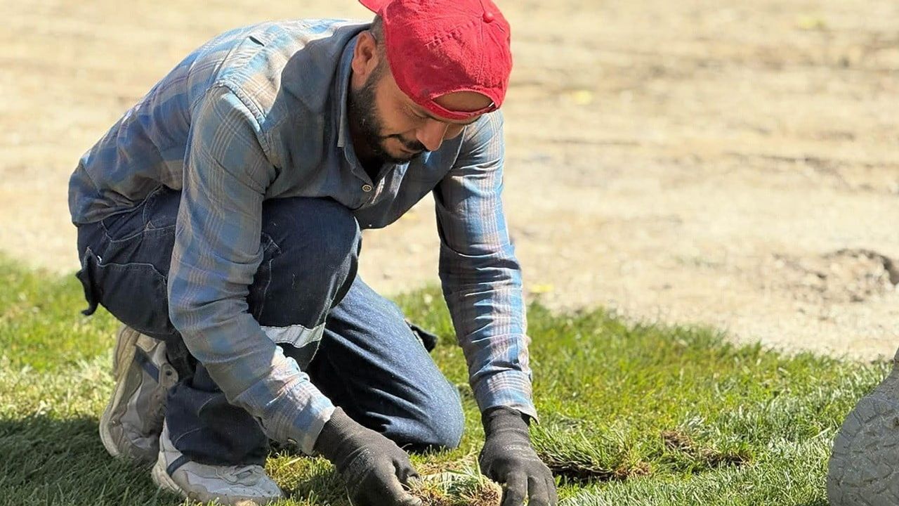 Karabük'ün yeşil dönüşümü hızlanıyor: 58 bin ağaç ve çiçek toprakla buluştu
