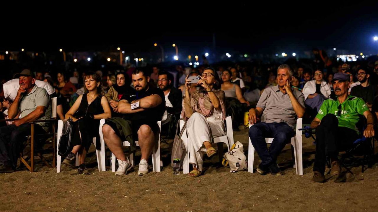 Karacabey'de perseid meteor yağmuru etkinliği: Yeniköy sahilinde gece gözlemi ve atölyeler