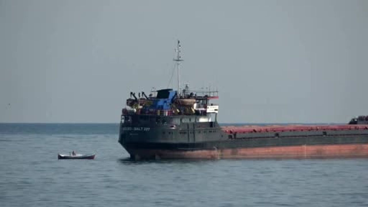 Karadeniz'de bekleyen gemiler ticaret akışını sekteye uğratıyor