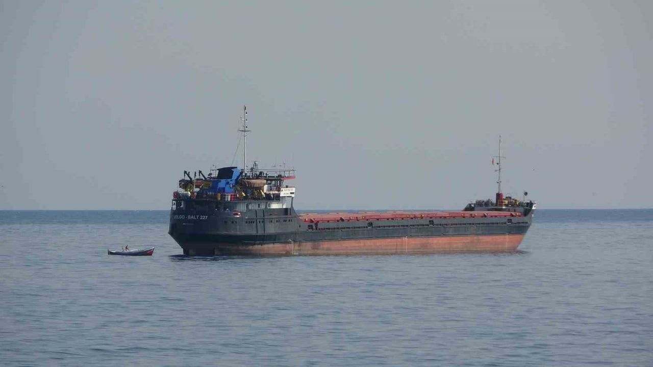 Karadeniz’de dron saldırıları ticareti kilitledi: gemiler Trabzon açıklarında bekliyor