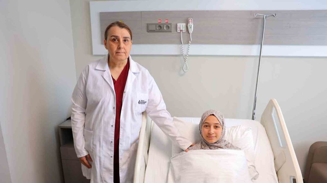 Karnı dolan 35 santimetrelik kist alınırken doğurganlık korundu