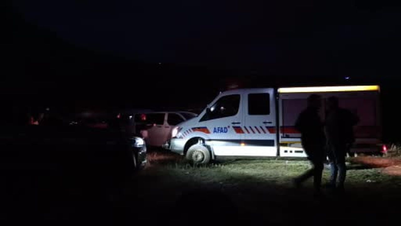 Kars'ta 50 metrelik kayalıktan düşen kişi yaşamını yitirdi