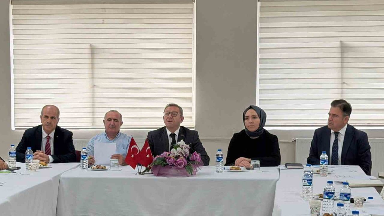 Kars'ta hayat boyu öğrenme yeni dönem kursları için yol haritası çizildi