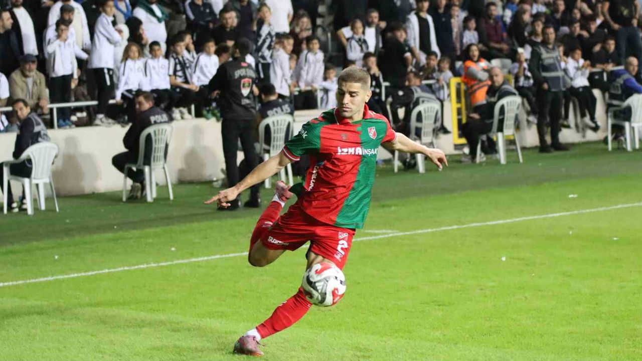 Karşıyaka'da sağ bek rotasyonunda üçlü rekabet ve harun kaya belirsizliği