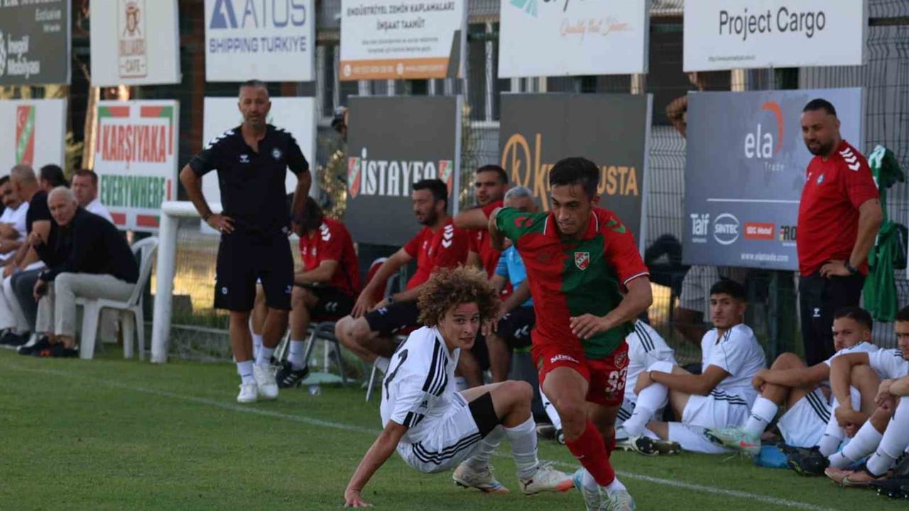 Karşıyaka hazırlık maçında Altay'ı 2-1 mağlup etti, genç oyuncular öne çıktı