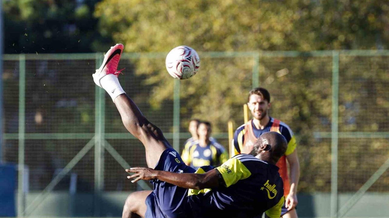 Kartal yönetiminde Fenerbahçe Konyaspor randevusuna hazırlanıyor