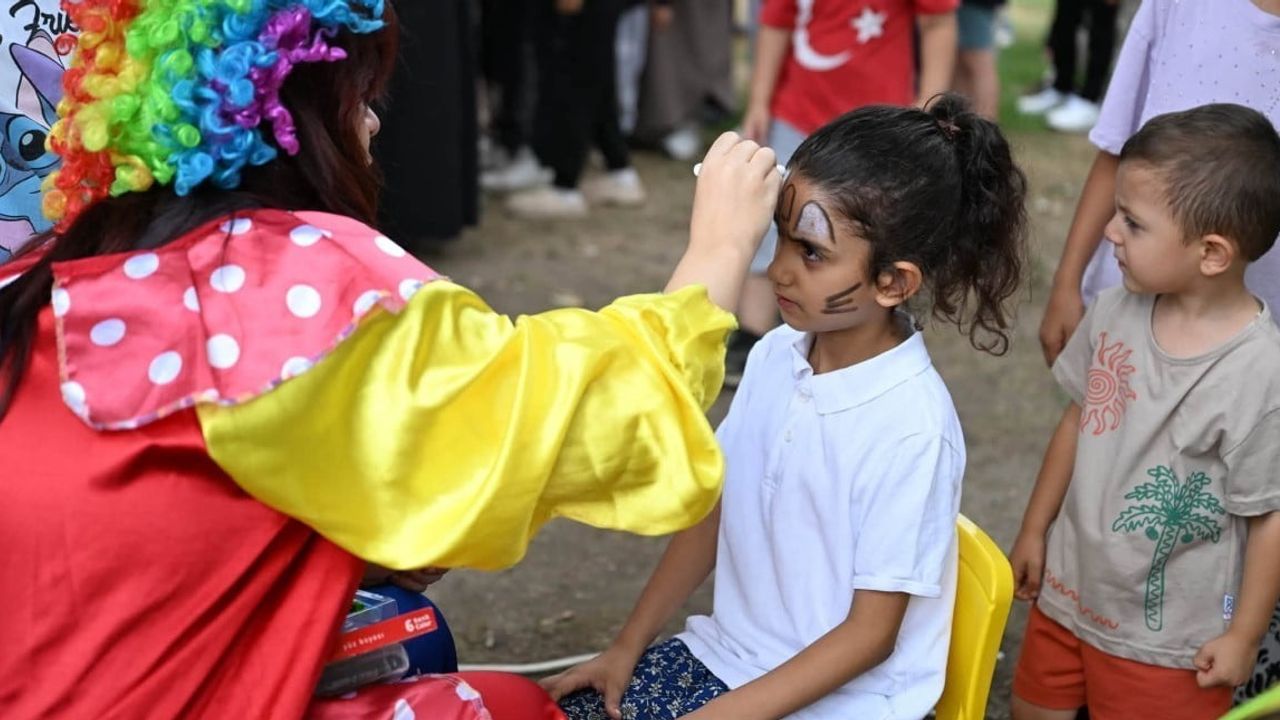 Kartepe'de yüzlerde tebessüm: 16. sünnet şöleninde 300 çocuk ağırlandı