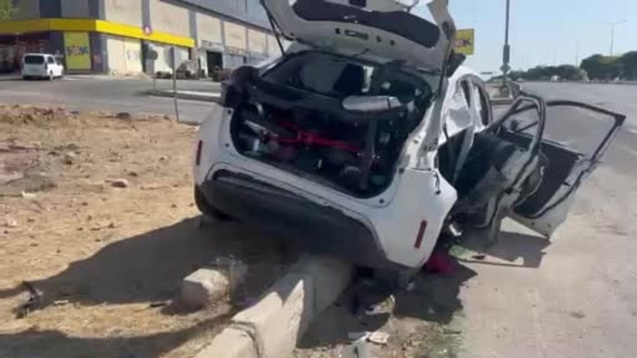 Kavşakta çarpışma: Elazığ'da tır ile otomobilde 4 yaralı