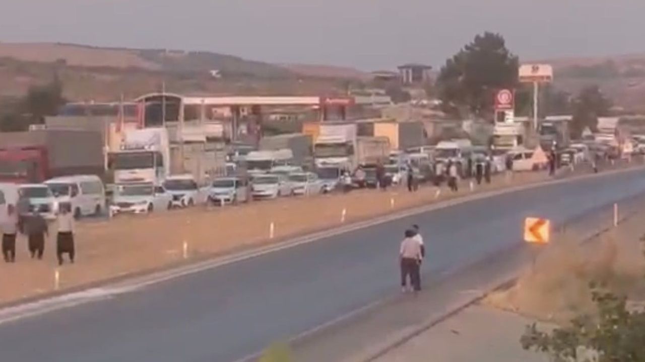 Kavşakta öfke: vatandaşlar Gaziantep-Nizip yolunu kapattı