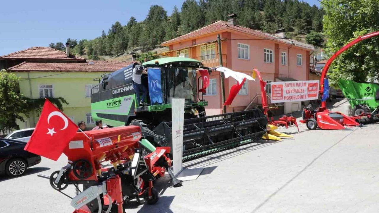 Kayı köyüne 9,3 milyon TL'lik makine parkı hizmete girdi