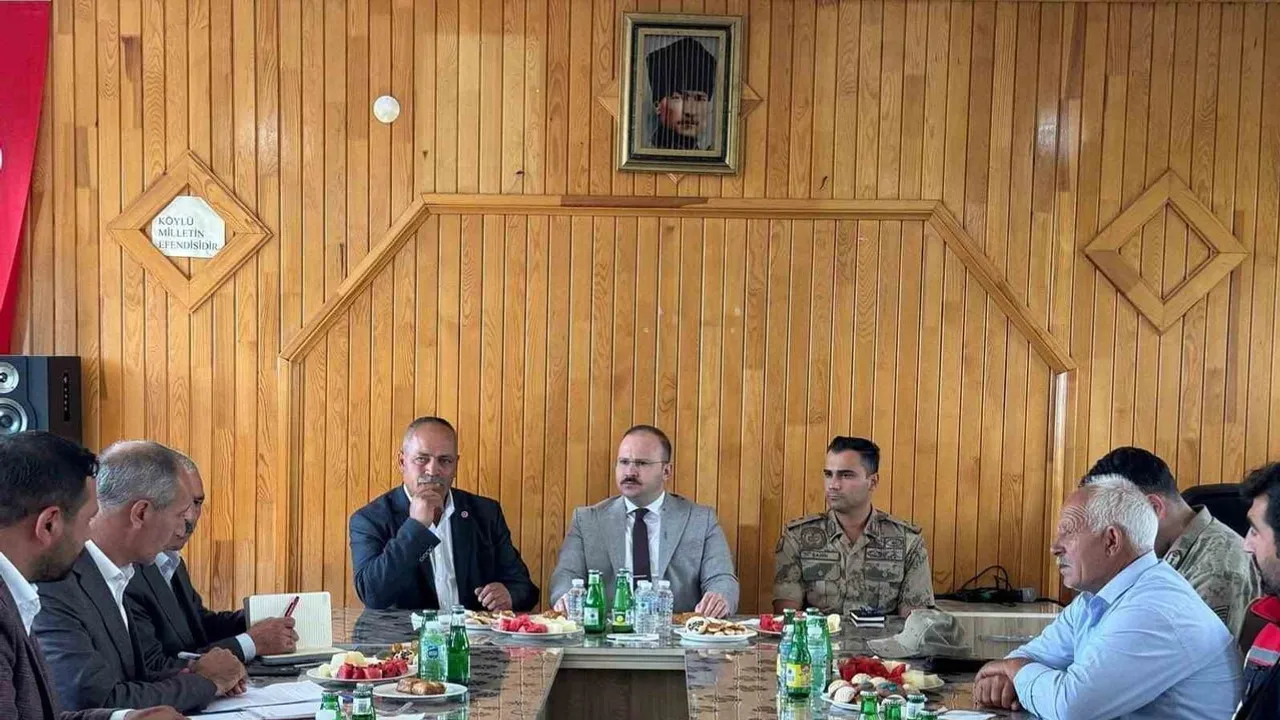 Kaymakam Güvenç köy ziyaretlerinde vatandaşın taleplerini yerinde değerlendirdi