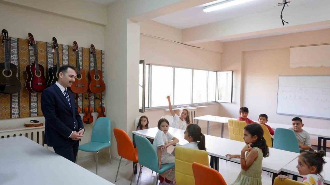 Kaymakam Hacı Osman Hökelekli gençlik merkezinde eğitimle buluştu