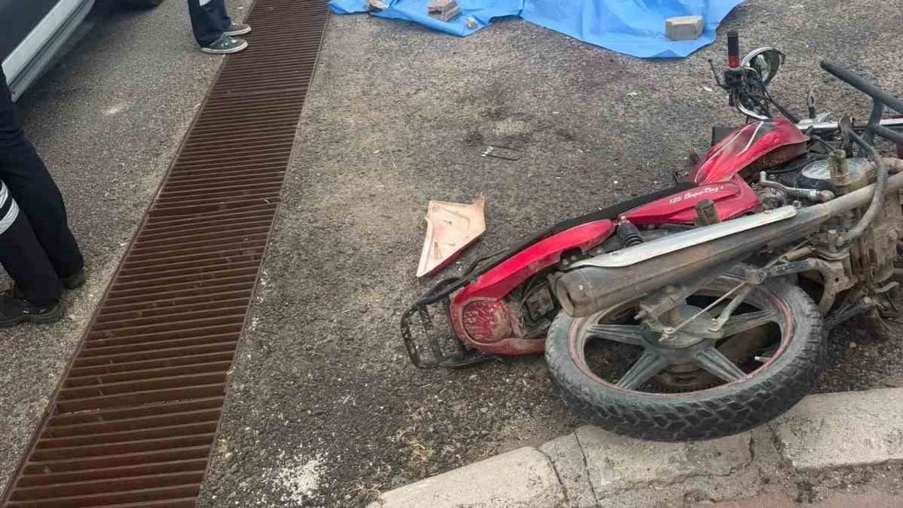 Kaymaklı'da motosiklet duvara çarptı 13 yaşındaki sürücü yaşamını yitirdi