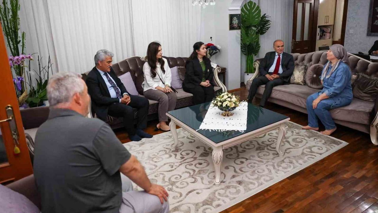 Kaynaşlı'da protokol dayanışması: Efdal Altundal'a geçmiş olsun ziyareti