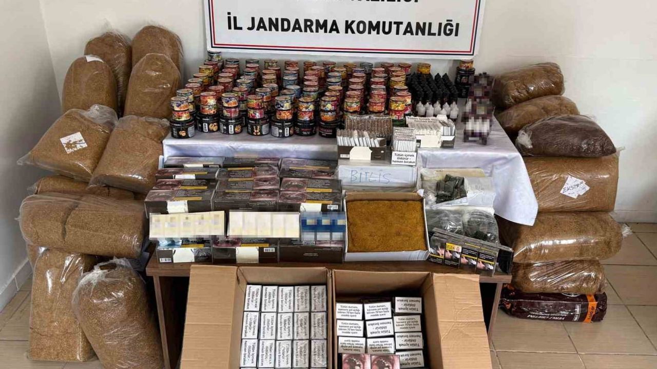 Kayseri'de jandarmadan kaçakçılığa darbe: binlerce makaron ve kaçak tütün ele geçirildi