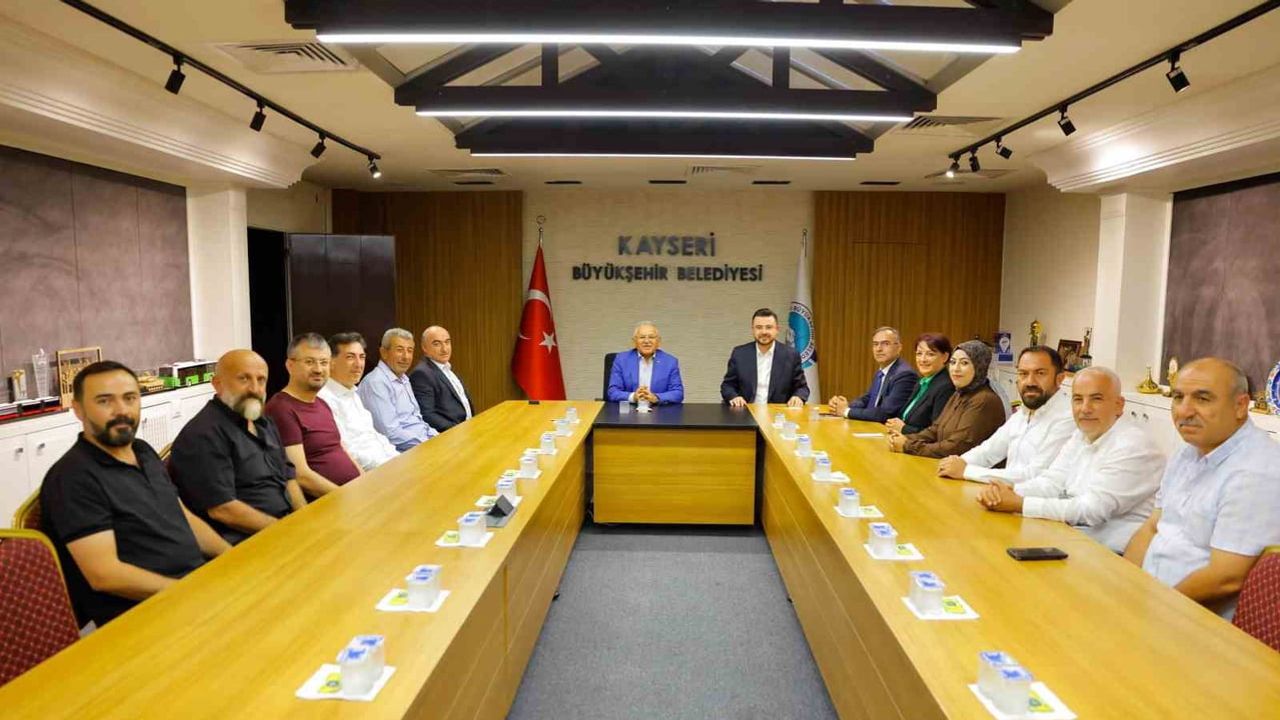 Kayseri'de ortak akıl vurgusu: Büyükkılıç farklı paydaşlarla makamında buluştu
