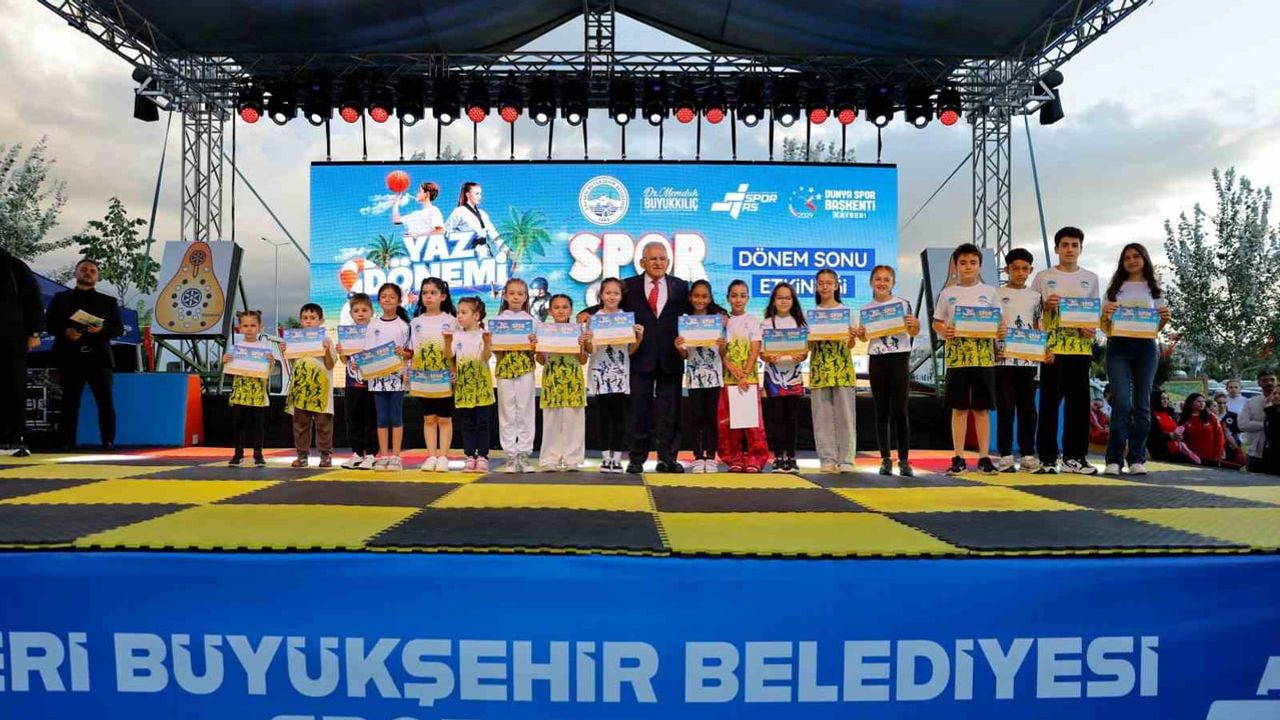 Kayseri'de spor şöleni: 15 bini aşkın öğrenciyle yaz spor okulları sona erdi