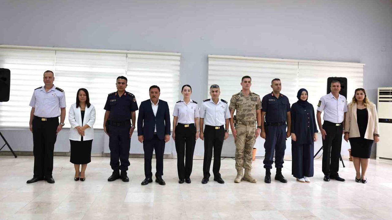 Kayseri'de terfi sevinci: jandarma personeline yeni rütbeleri takıldı