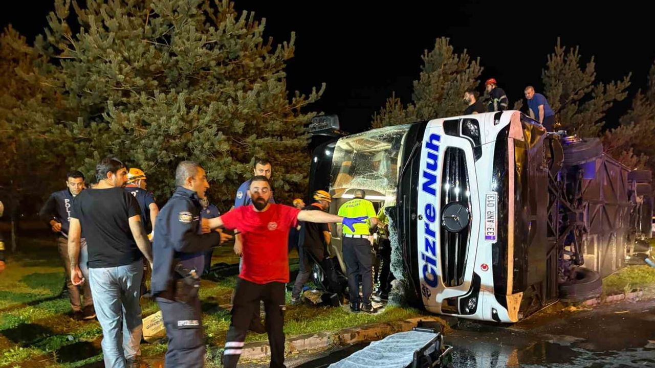 Kayseri'de yolcu otobüsü ile yakıt tankeri çarpışması: yaralananlar var